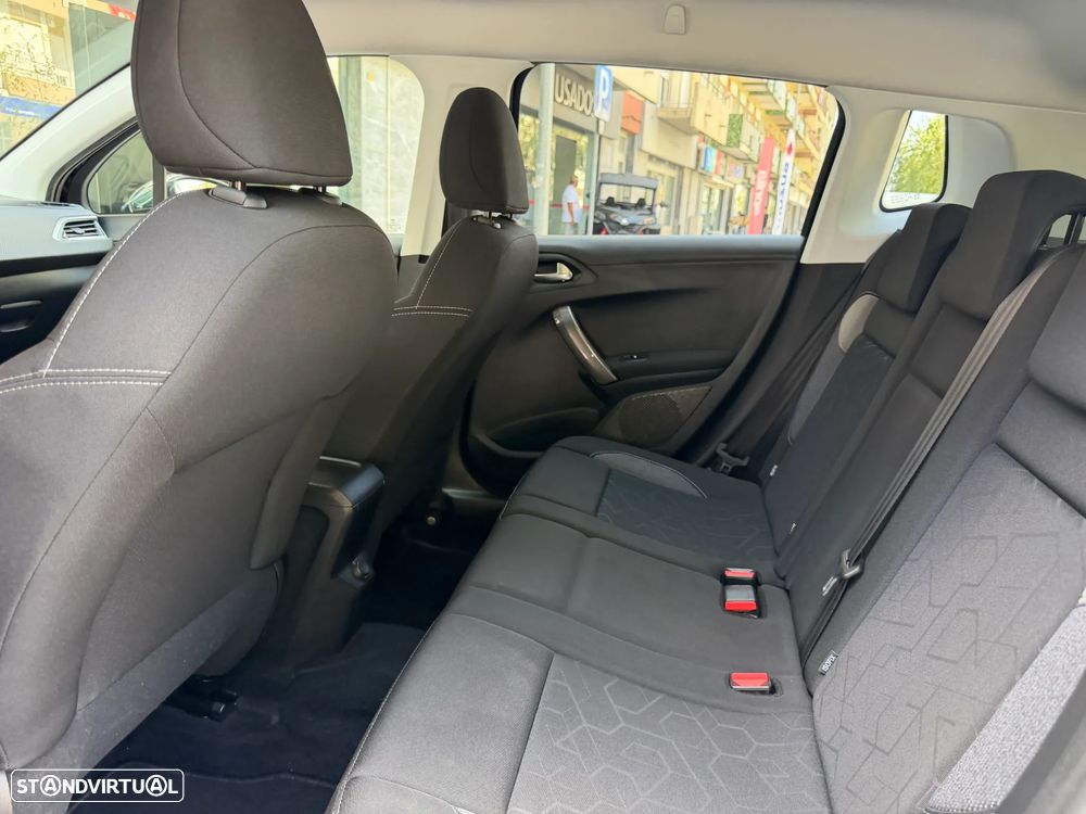 Peugeot 2008 1.6 BlueHDi Style - 24