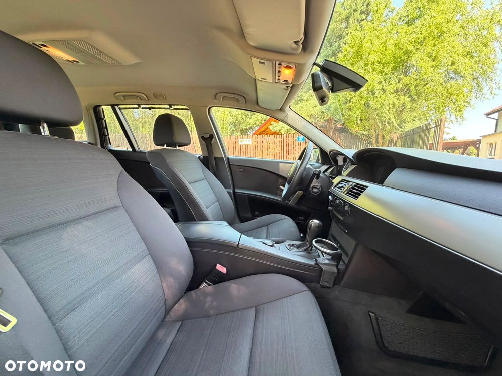 BMW Seria 5 525i - 25