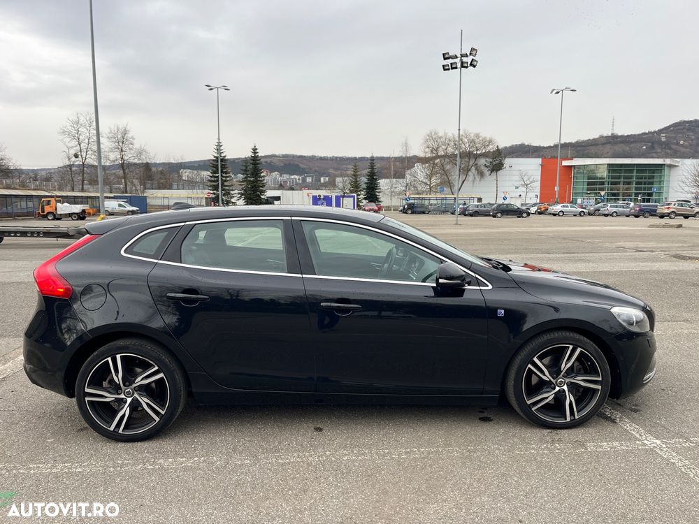 Volvo V40 D4 Ocean Race - 17