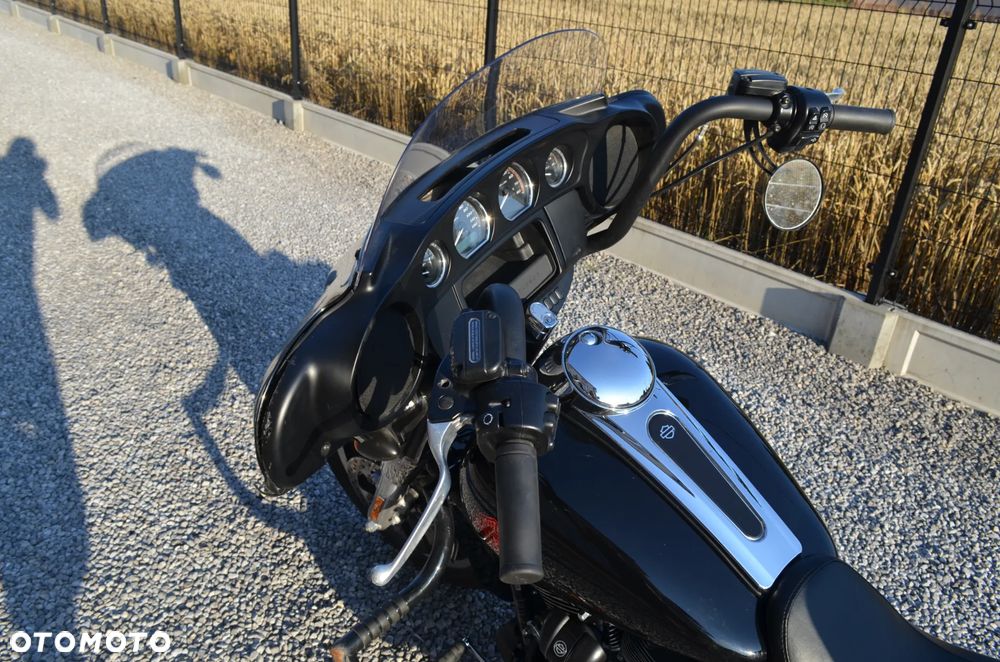 Harley-Davidson FLH Electra Glide - 17