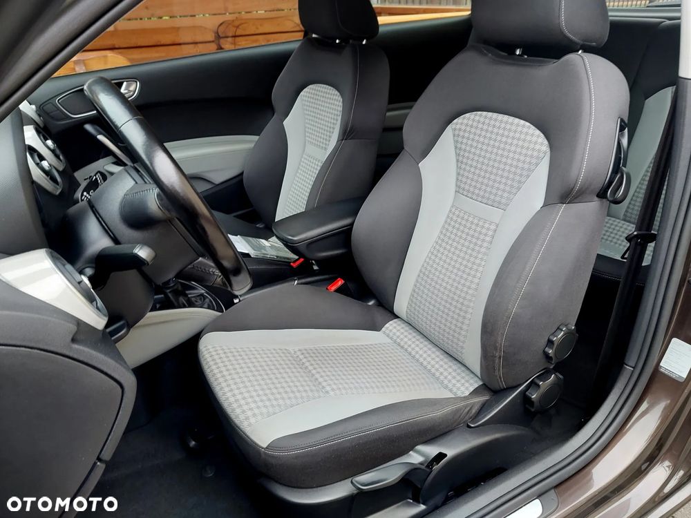 Audi A1 Sportback 1.6 TDI S line edition - 14