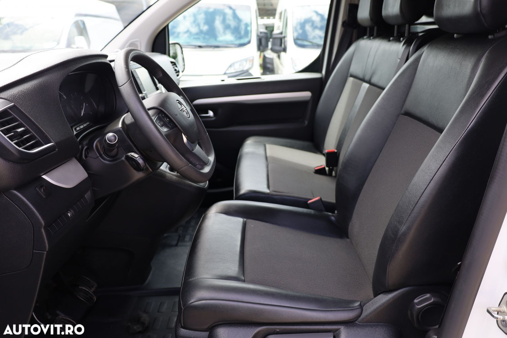 Opel Vivaro 2.0 DCI  L3H1 - 10