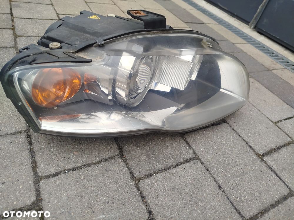 Audi A4 B7 lampa przednia prawa Xenon - 3