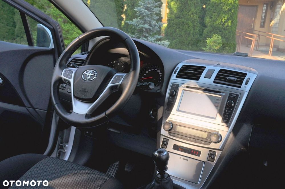 Toyota Avensis - 25