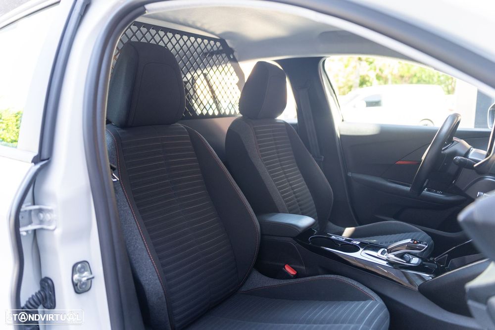 Peugeot e-208 50kWh Active - 32