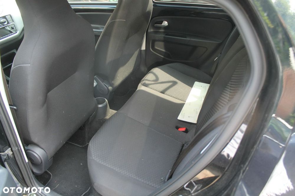 Volkswagen up! Active - 6