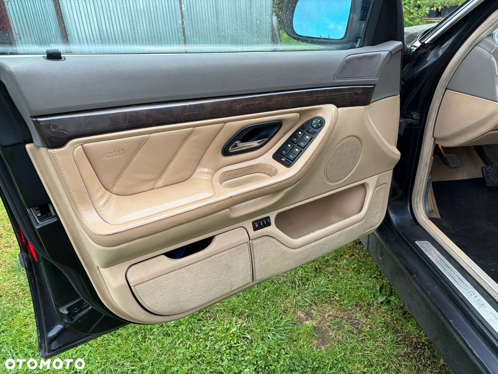 BMW Seria 7 750iL - 19