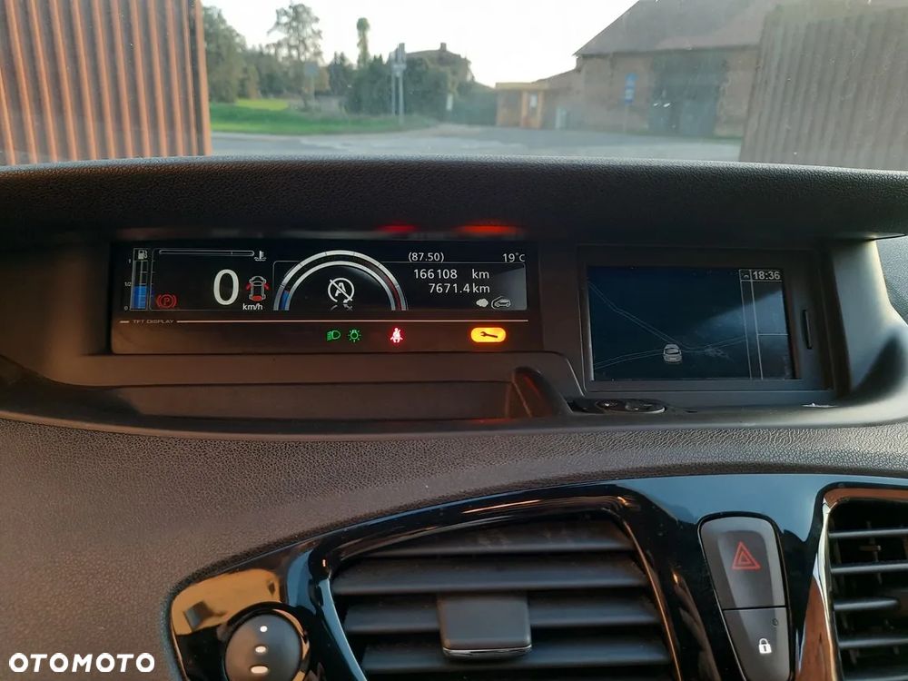 Renault Grand Scenic - 22