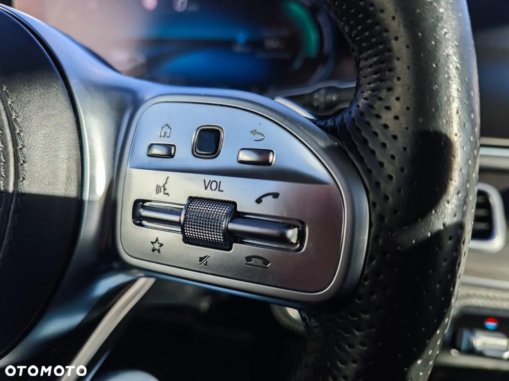 Mercedes-Benz GLS - 25