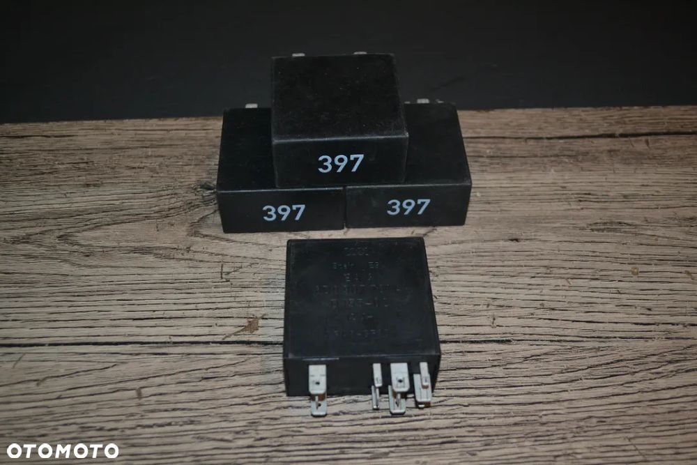 VW AUDI SEAT SKODA ORYGINALNY PRZELAŹNIK WYCIERACZEK 397 8D0907701A - 1