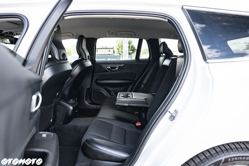 Volvo V60 D3 Geartronic Momentum - 33