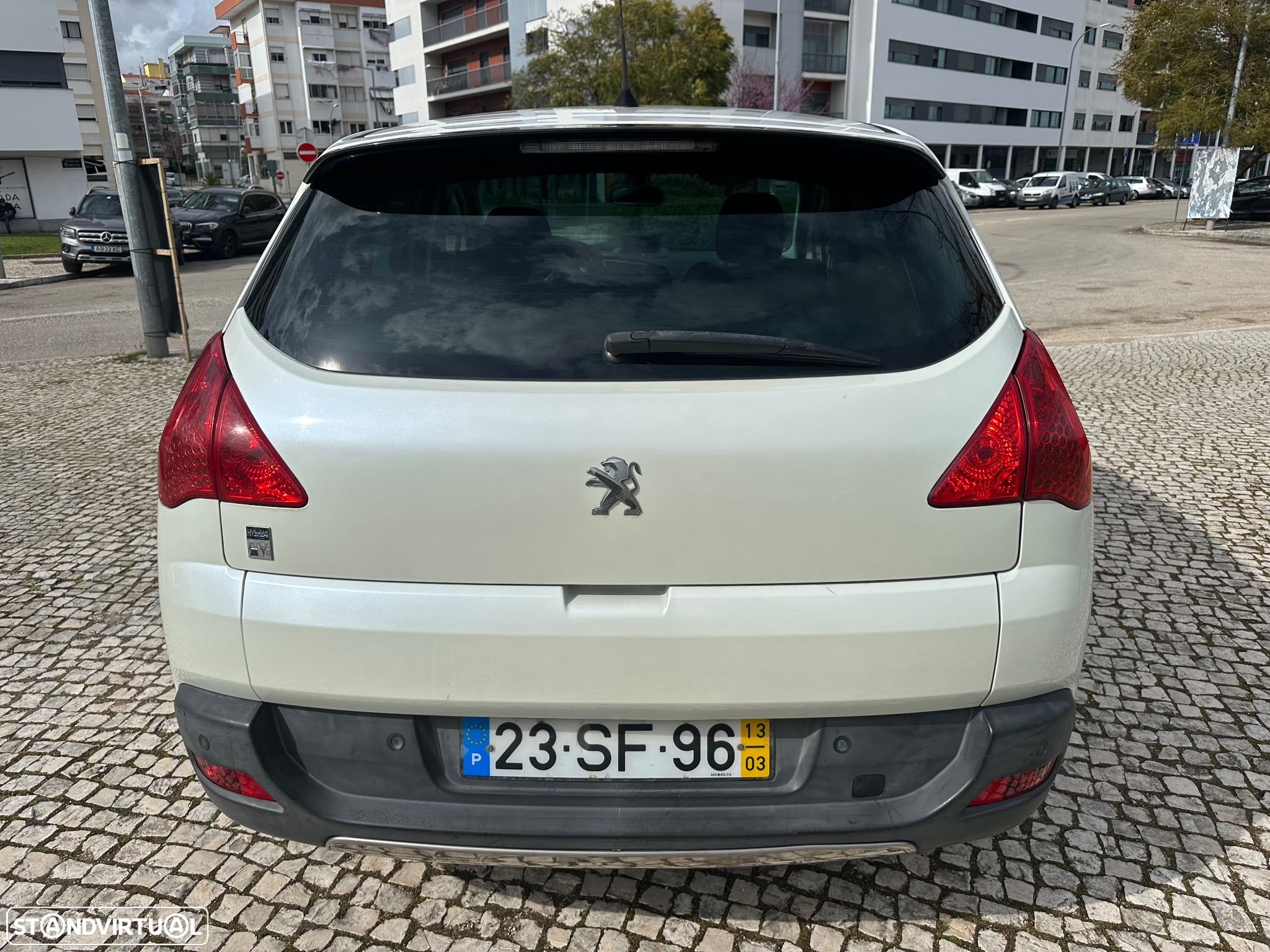 Peugeot 3008 2.0 HDi Hybrid4 99g - 10