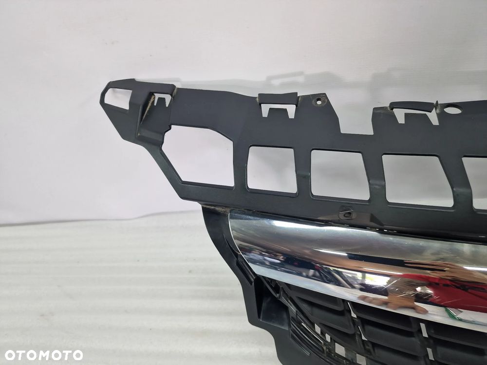 OPEL ASTRA 4 IV J 09- ATRAPA / GRILL / CHROM PRZEDNI PRZÓD , NR 13266577 , NR AUKCJI GR215 - 2