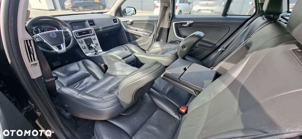 Volvo V60 D6 AWD Plug-in Hybrid Summum - 18