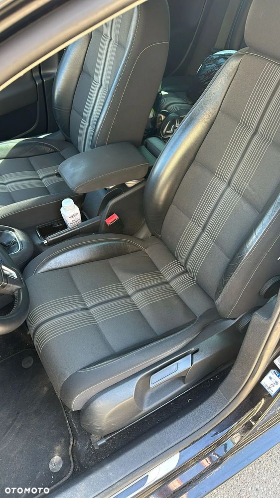 Volkswagen Golf 1.6 TDI DPF BlueMotion Technology MATCH - 11