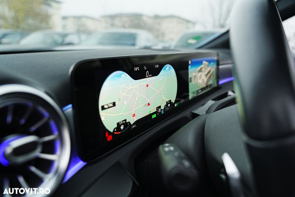 Mercedes-Benz A 250 e 8G-DCT AMG Line - 29