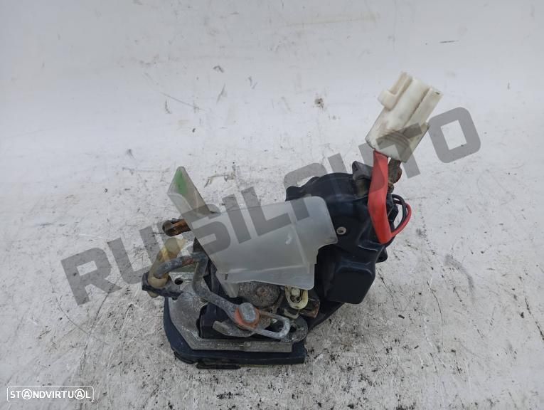 Fechadura Porta Trás Direita  Toyota Corolla Vii (e100) [1991_2 - 1