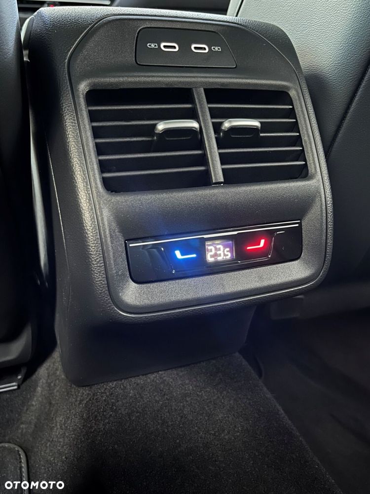 Volkswagen Passat Variant 2.0 TDI SCR R-Line Plus DSG - 21