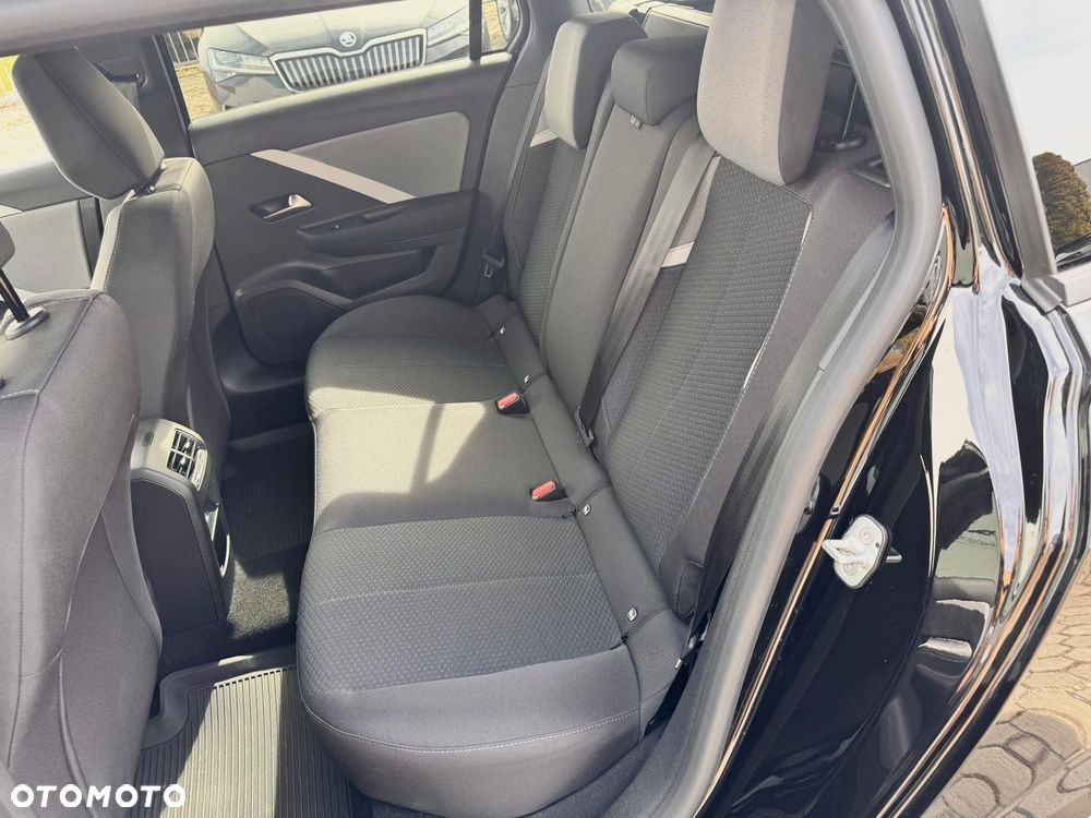 Opel Astra 1.2 T Edition S&S - 17