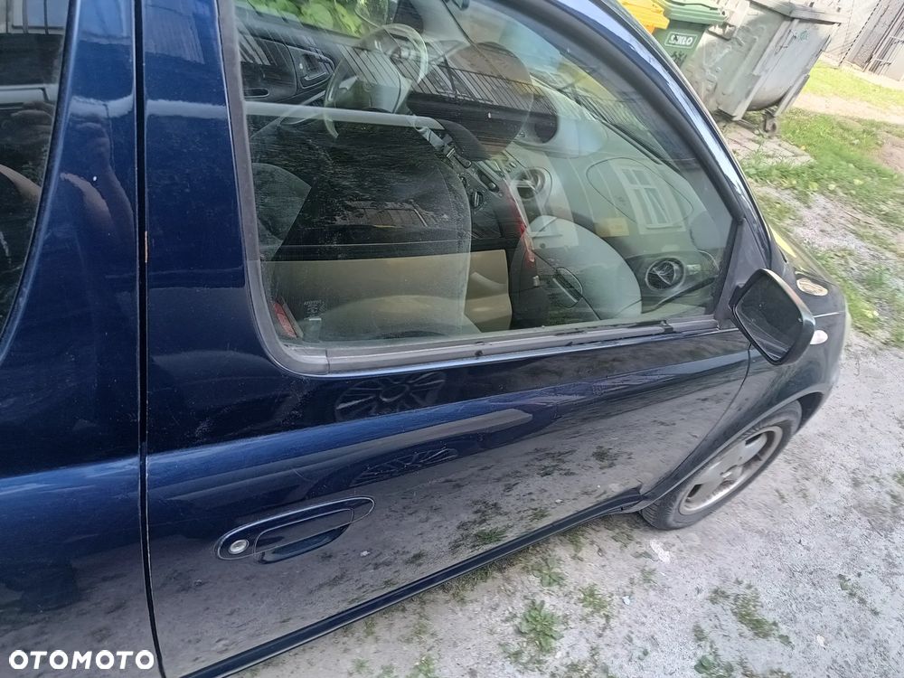 Toyota Yaris 1.3 Sol - 4