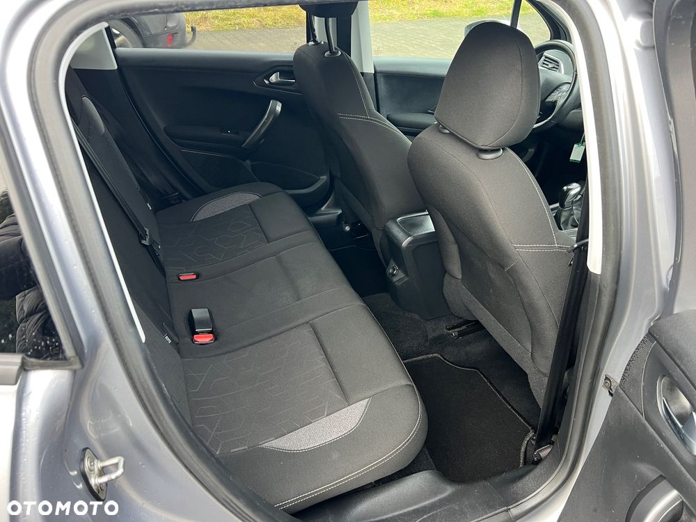 Peugeot 2008 PureTech 82 Style - 21