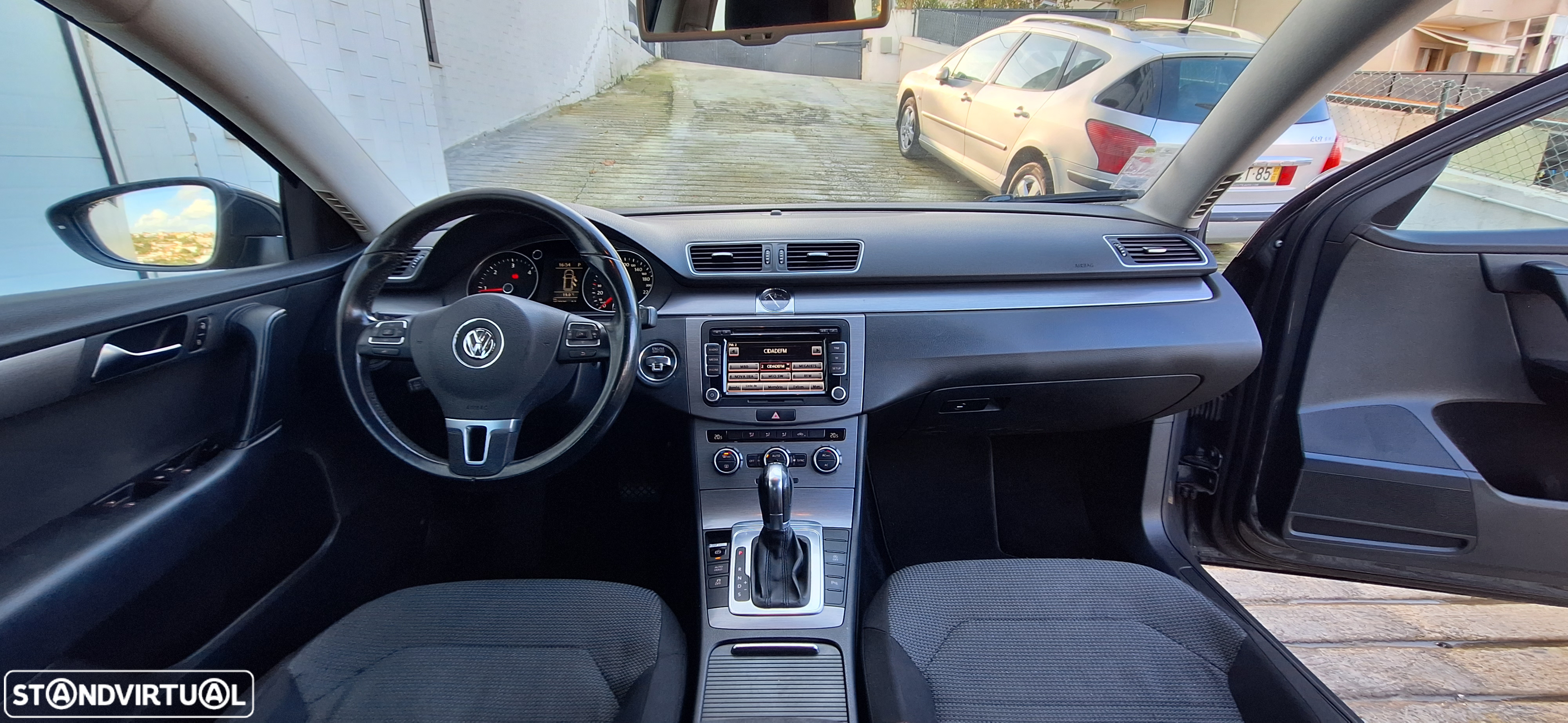 VW Passat Variant 2.0 TDi Edition Con.DSG - 16