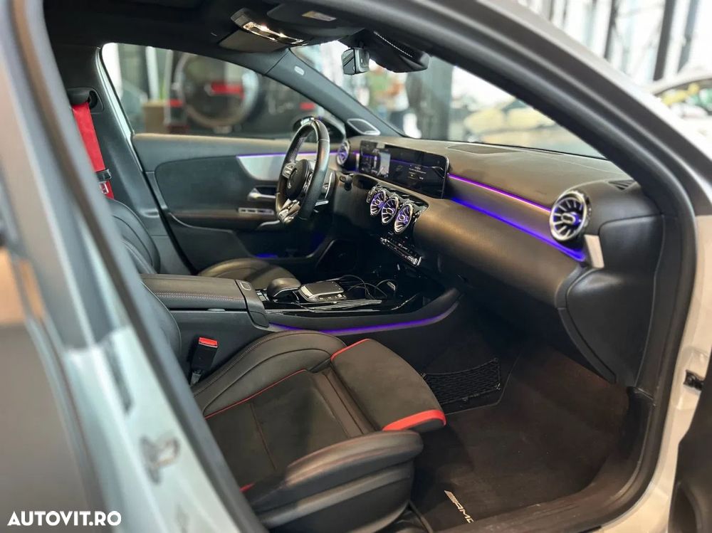 Mercedes-Benz A AMG 35 4MATIC+ Aut. - 15