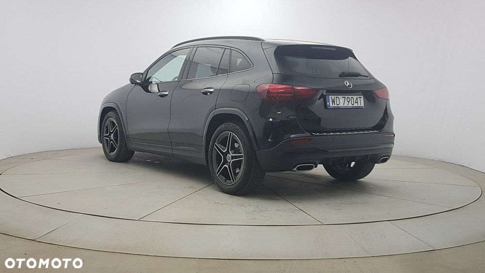 Mercedes-Benz GLA - 5