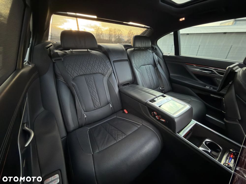 BMW Seria 7 - 24