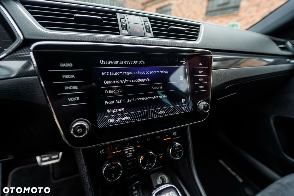 Skoda Superb 1.5 TSI Sportline DSG - 17