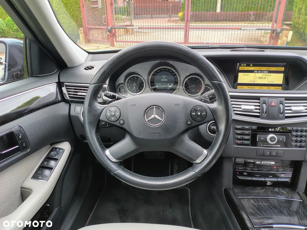 Mercedes-Benz Klasa E 350 T CDI DPF 4Matic BlueEFFICIENCY 7G-TRONIC - 14