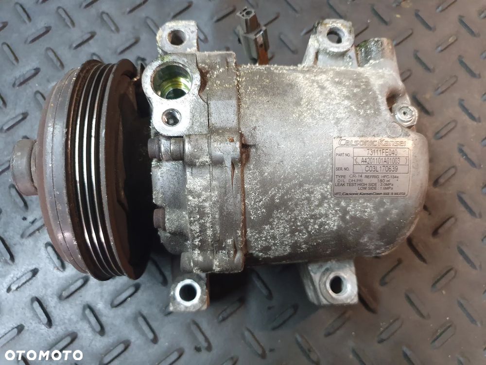 SPRĘŻARKA KLIMATYZACJI Subaru Impreza II WRX 2.0 T turbo 73111FE040 - 1