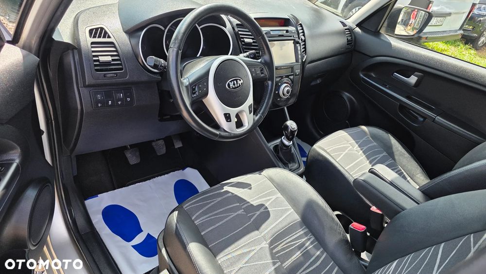 Kia Venga 1.4 CVVT Titanium Collection - 9