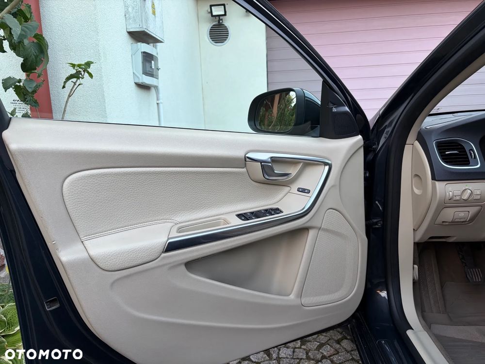 Volvo V60 T5 Summum - 15