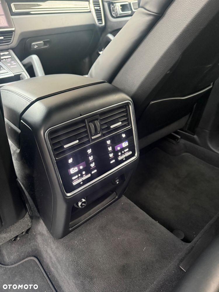 Porsche Cayenne Turbo S E-Hybrid Tiptronic S - 18