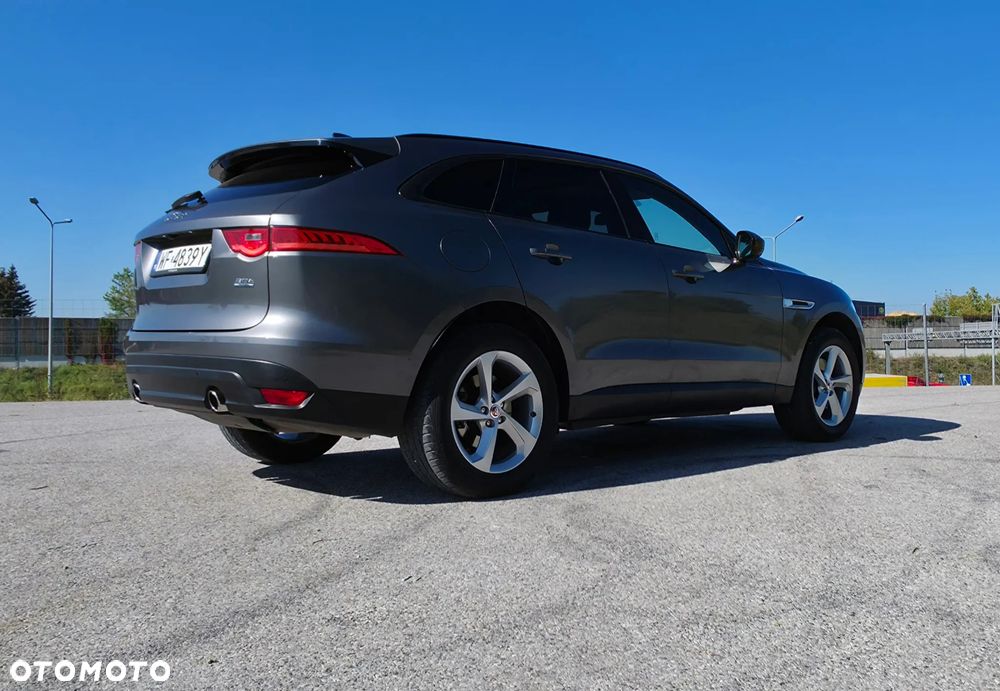 Jaguar F-Pace - 10