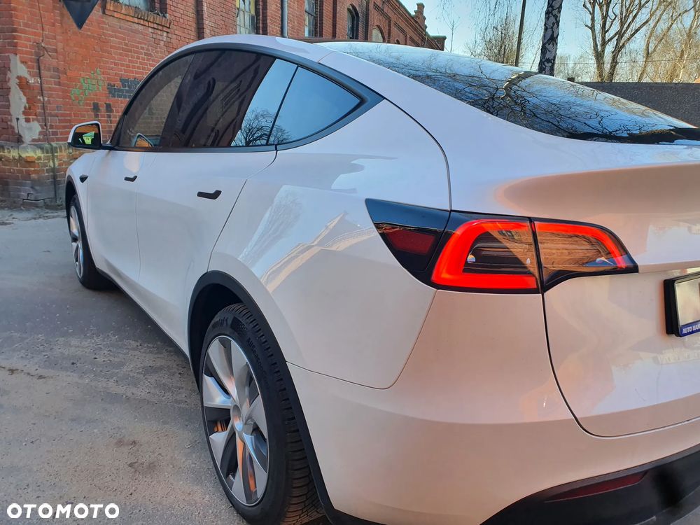 Tesla Y Long Range RWD - 6