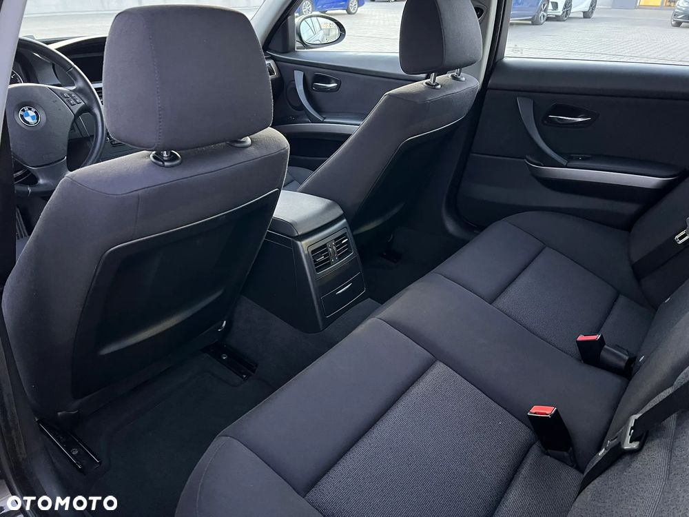 BMW Seria 3 - 21