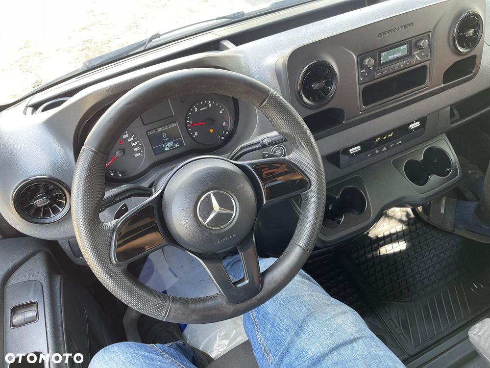 Mercedes-Benz Sprinter W907 2.2 CDI 163 Km Automat 7G-Tronic 2020 ROK Klima Led Hak Najazd 4.60 M Super stan Gotowy do Pracy Bardzo ładny - 8