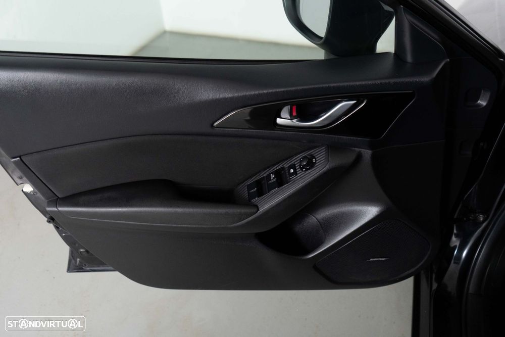 Mazda 3 Hatchback - 17