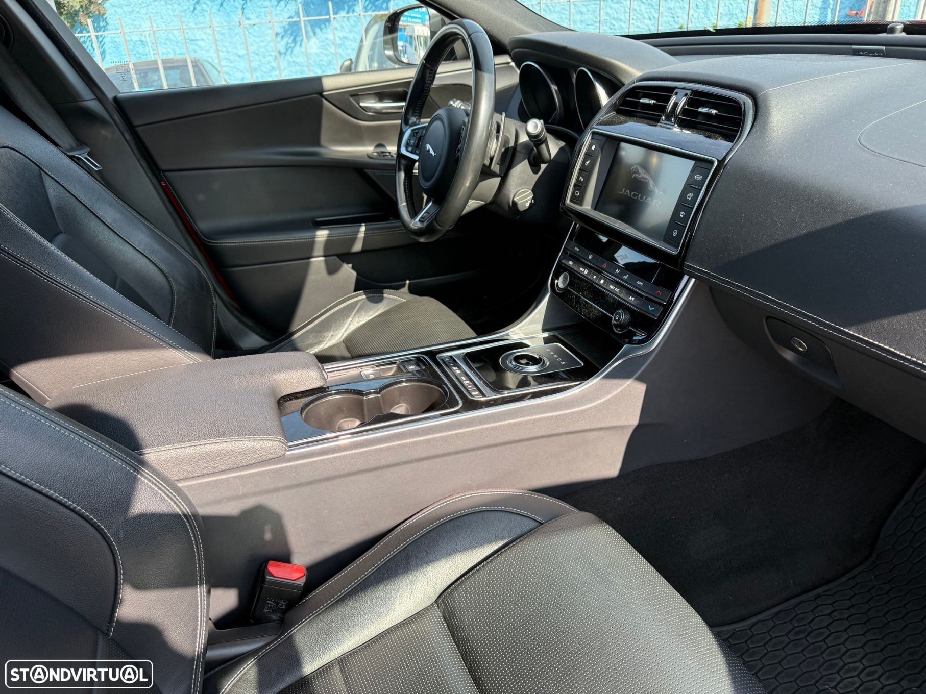 Jaguar XE 2.0 D Portfolio Aut. - 12