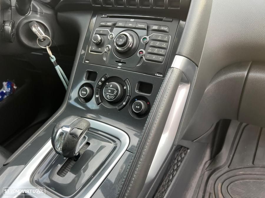 Peugeot 3008 2.0 HDi Hybrid4 - 6