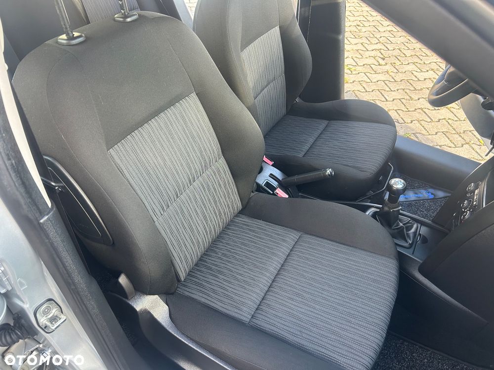 Peugeot 207 75 Millesim 200 - 19