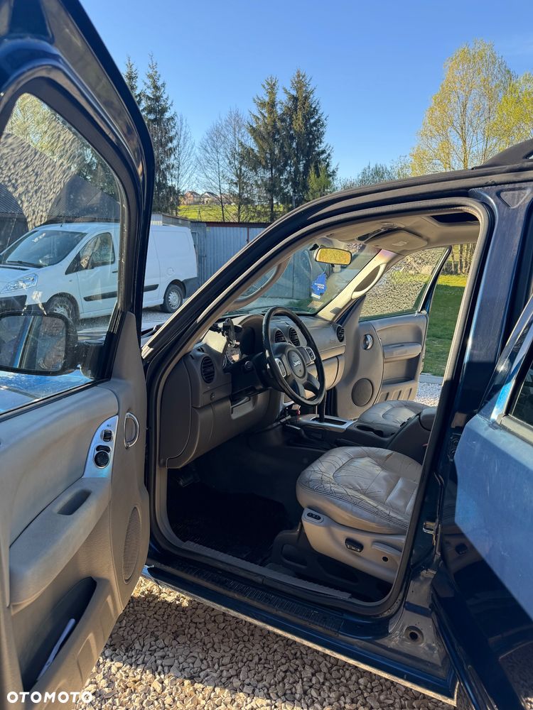 Jeep Cherokee - 5