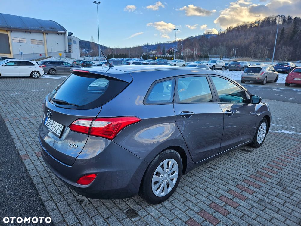 Hyundai i30 1.6 CRDi Classic + - 6