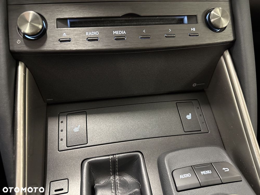 Lexus IS - 27