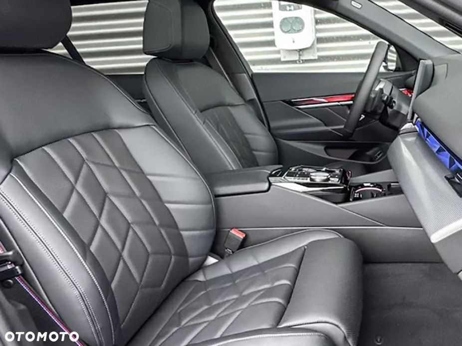 BMW Seria 5 520d xDrive mHEV M Sport - 5