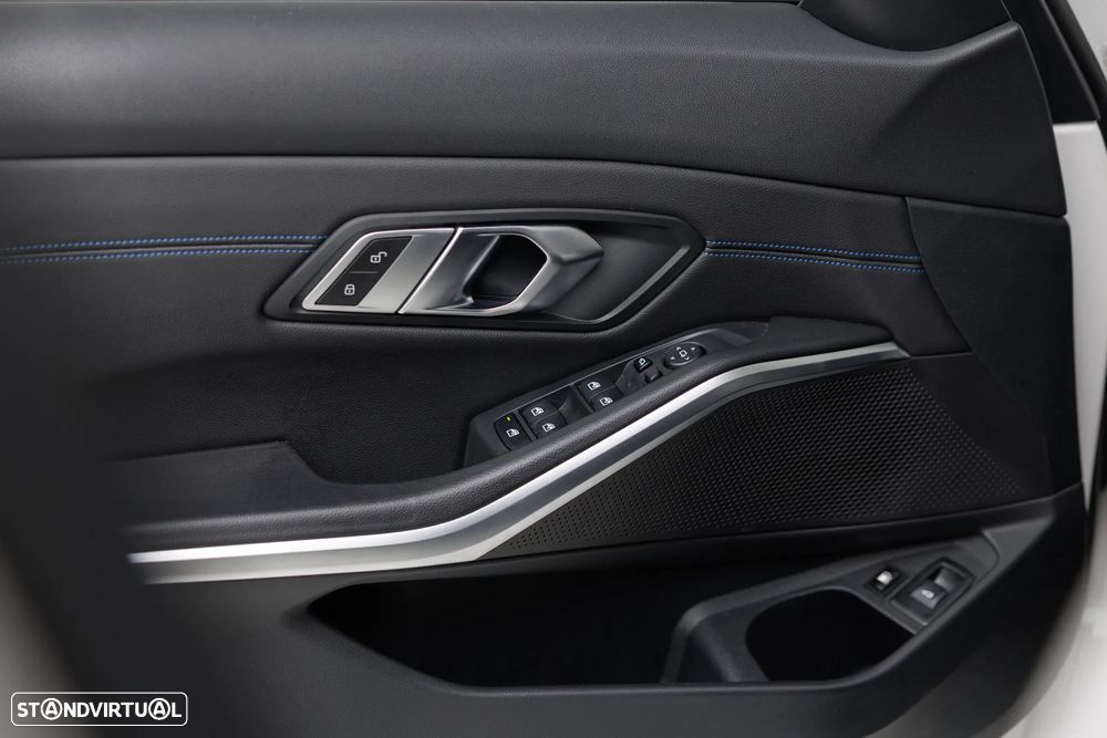 BMW 320 e Pack M Auto - 31