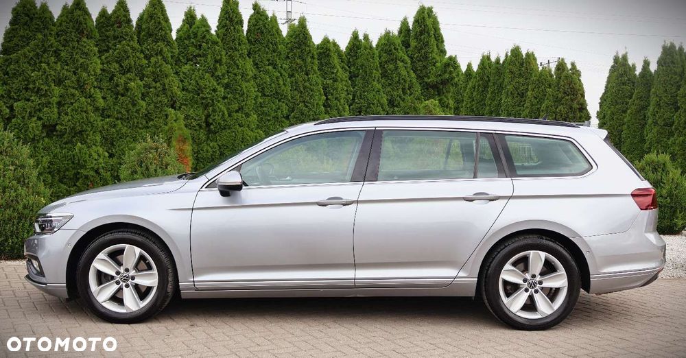 Volkswagen Passat Variant 2.0 TDI SCR DSG 4Motion Business - 8