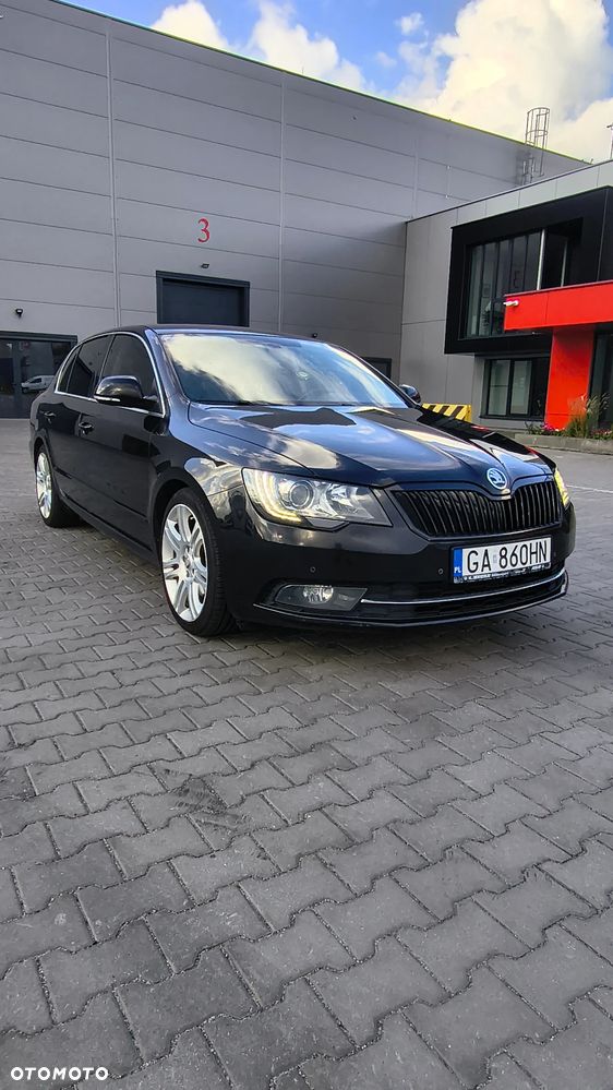 Skoda Superb 2.0 TDI Ambition DSG - 2